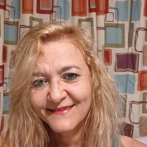 Meet your Posher, Rosaida